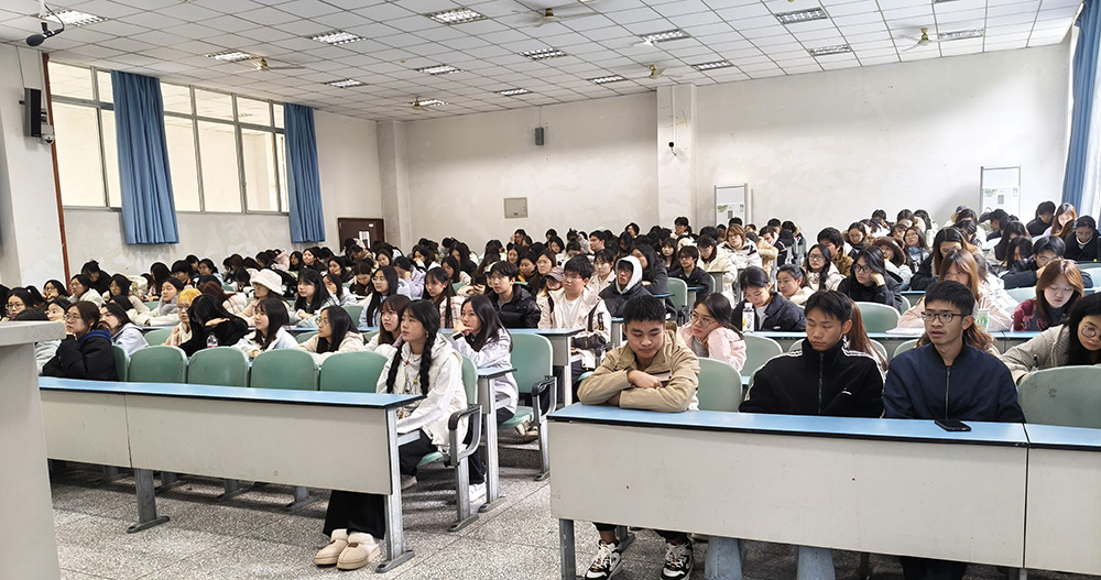 qVCg_1763975309817076699.jpg 观众图缩剪.jpg